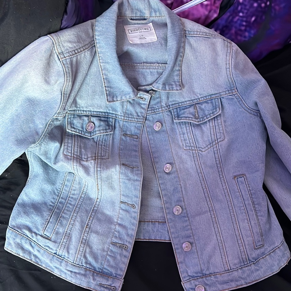 Woman’s Jean jacket - Picture 1 of 2